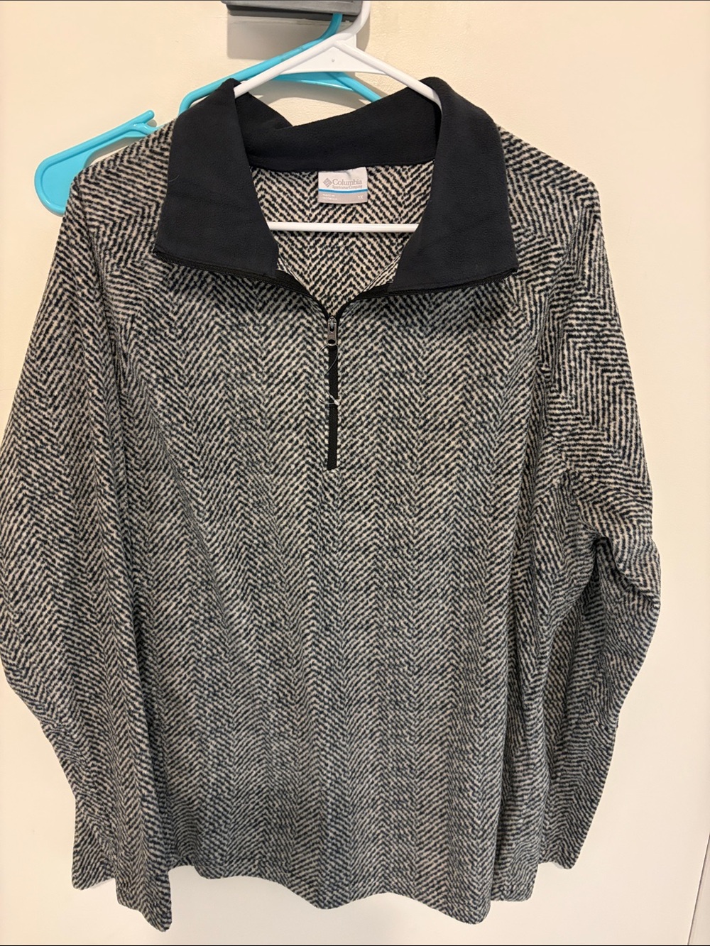 Columbia Men's Black & Gray Herringbone Zip-Up Sweater